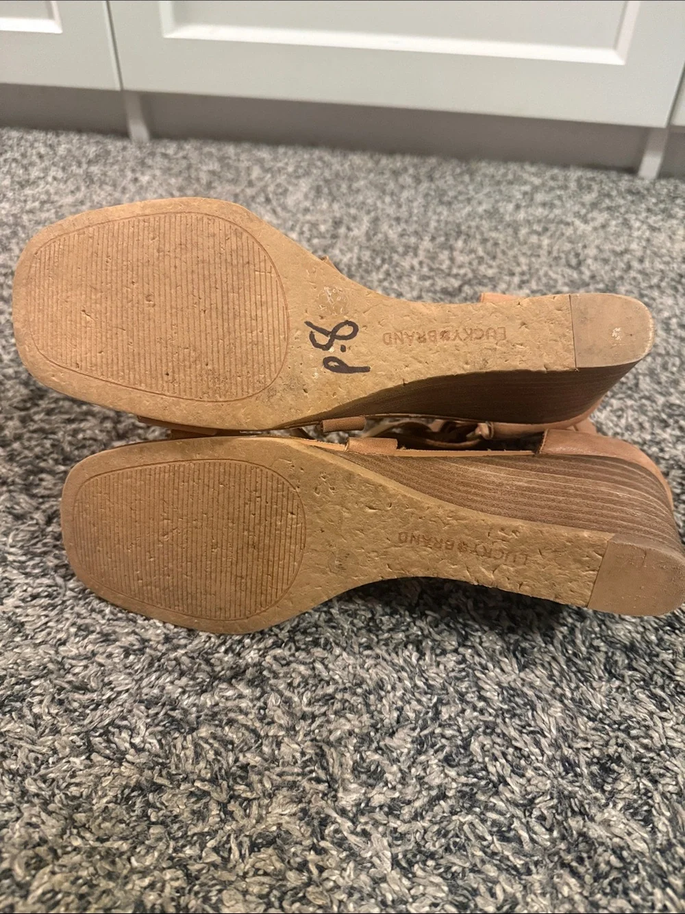 Lucky Brand Caisby Women’s 10 Tan Leather Strappy Wedge Sandals